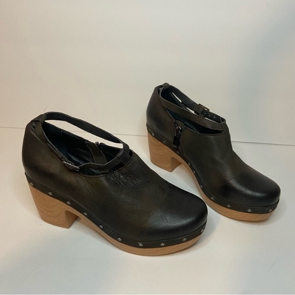 Antelope Wooden Platform Leather Studded Clogs Heels - Picture 1 of 10